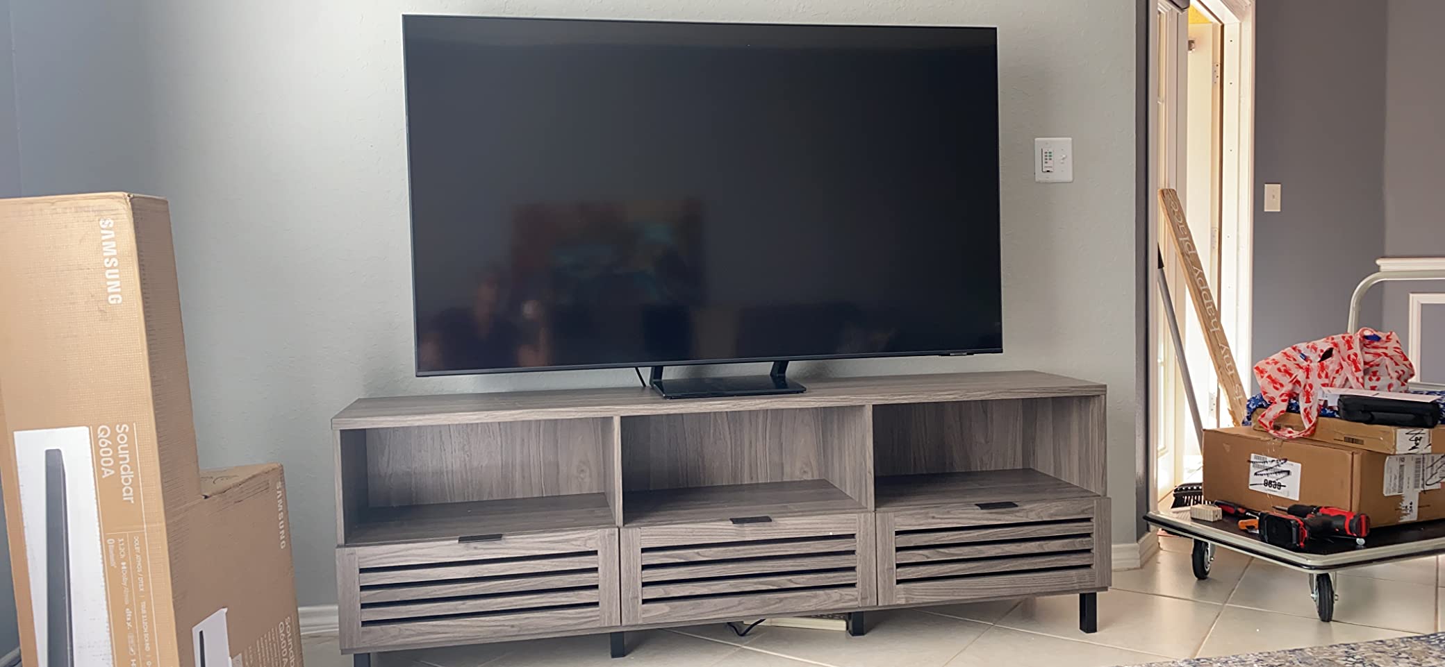 【Furniture】Modern Slatted Wood TV Stand for TV's up to 80